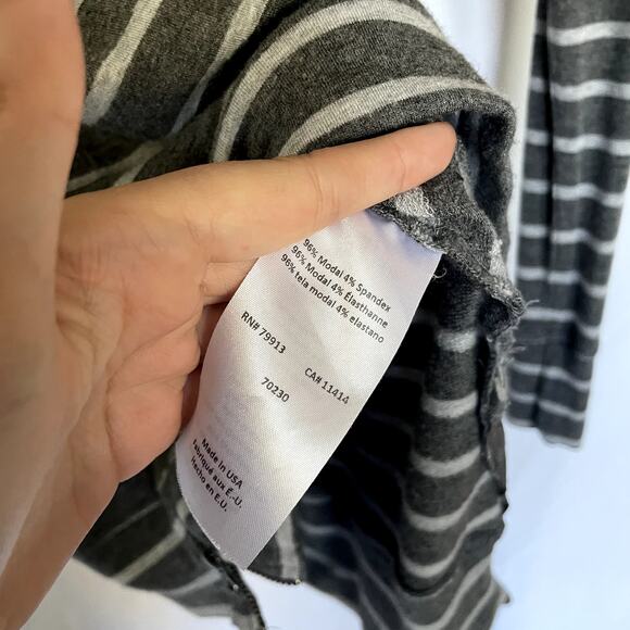 A pea in the pod maternity sweater gray striped knit top women's size small - Picture 4 of 7